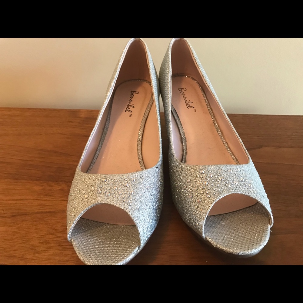 Peep toe 1” heal shoes. Size 10